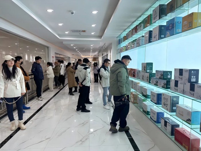 两岸青年走进AG旗舰厅股份  携手开拓乳制品电商助农新赛道